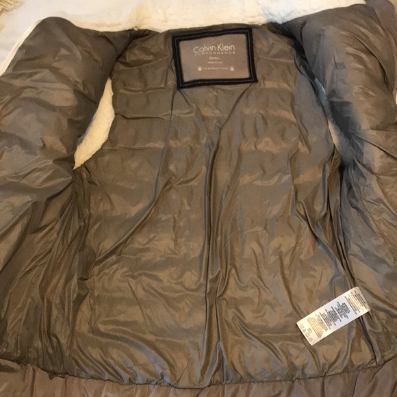 Calvin Klein puffer vest - Picture 4 of 6